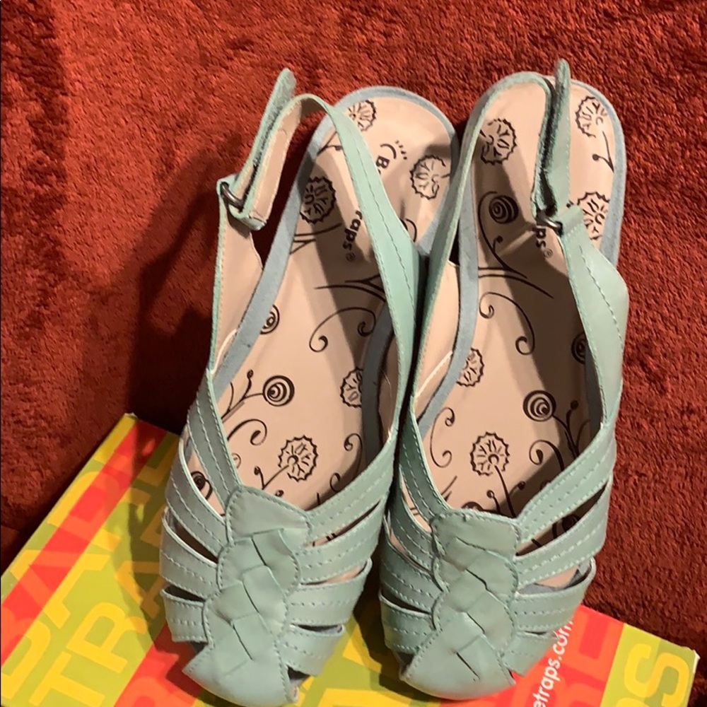 BareTrap Sandals